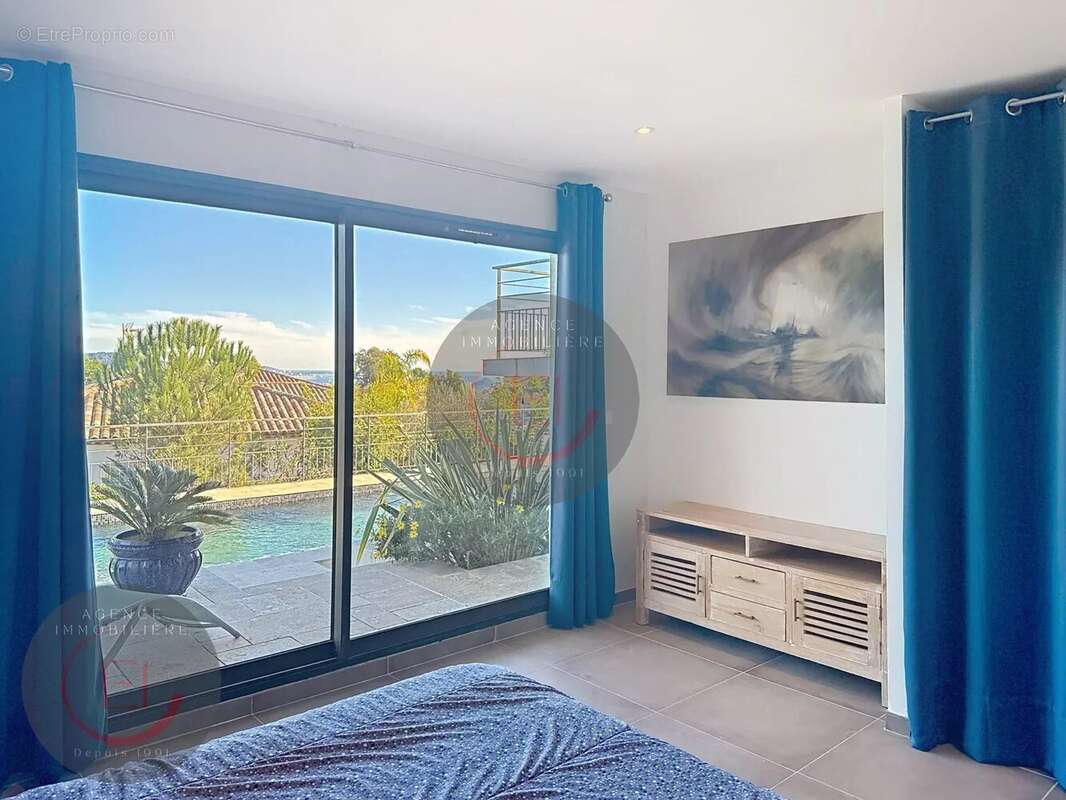 Maison à LES ADRETS-DE-L&#039;ESTEREL