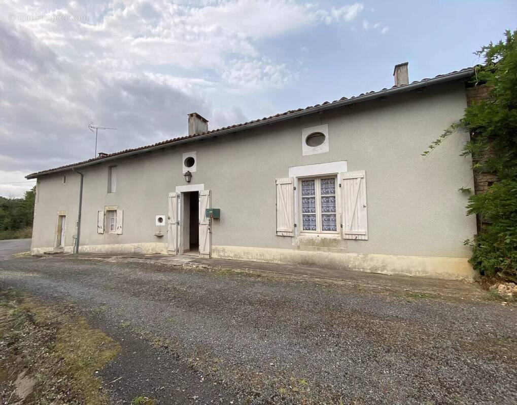 Maison à CHARROUX