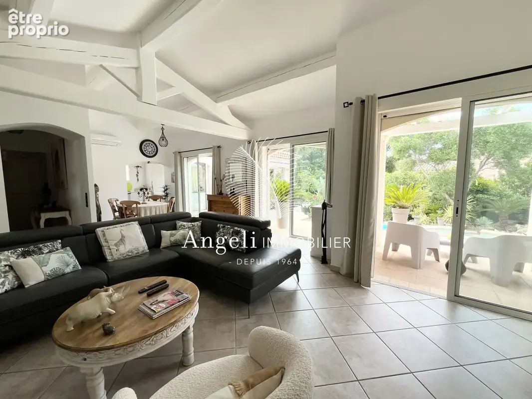 Saint-aygulf : villa de plain pied a 300m du centre ville - photo 4