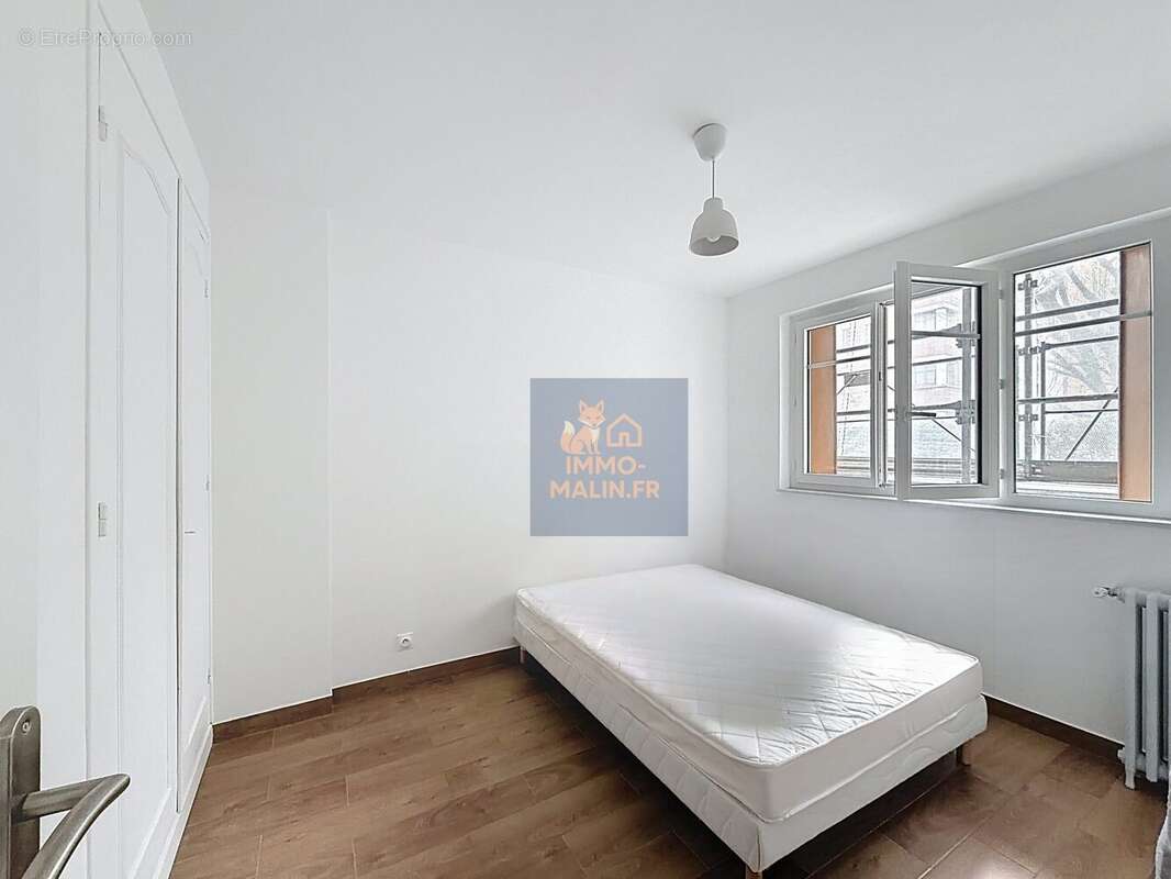 Chambre 1 - Appartement à IVRY-SUR-SEINE