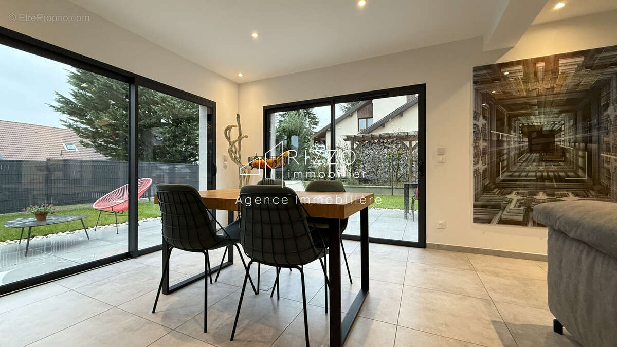 Maison à PREVESSIN-MOENS