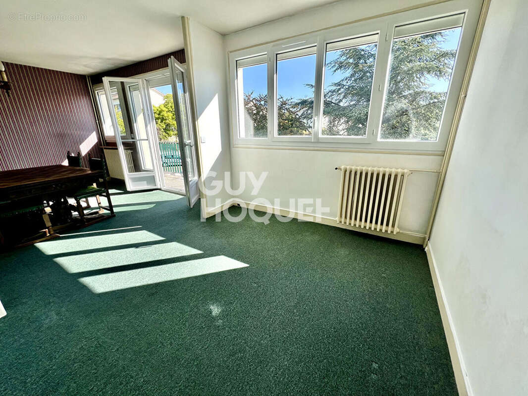 Appartement à VERRIERES-LE-BUISSON