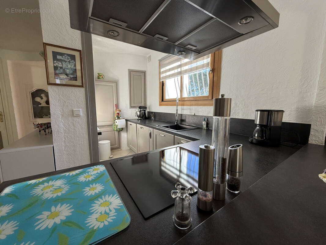 Appartement à ROQUEBRUNE-SUR-ARGENS