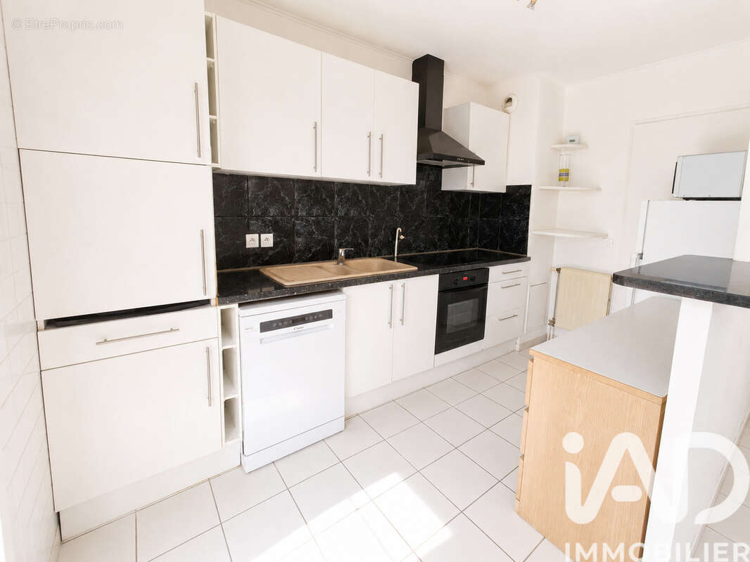Photo 2 - Appartement à SAINTE-GENEVIEVE-DES-BOIS
