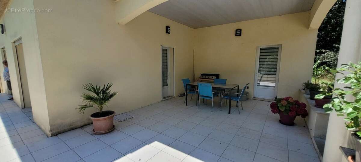 Maison à MONTAIGU-DE-QUERCY