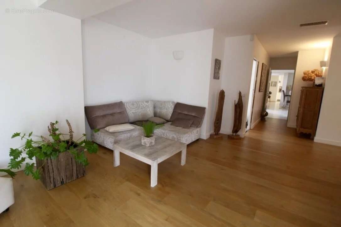 Maison à OZOIR-LA-FERRIERE