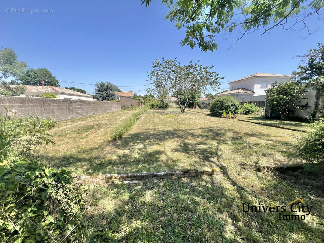Terrain 701 m² à Geneston  - photo 6