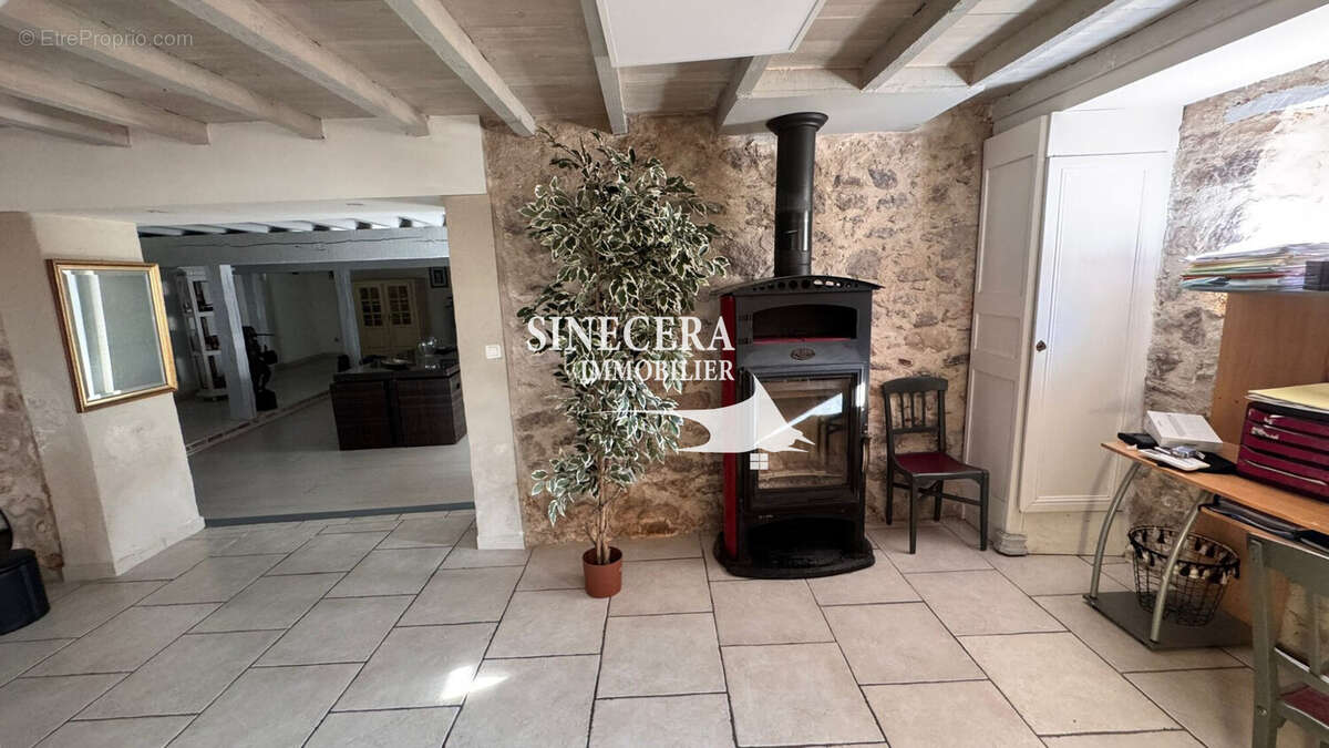 Maison 518 m² à Vaudreuille  - photo 7