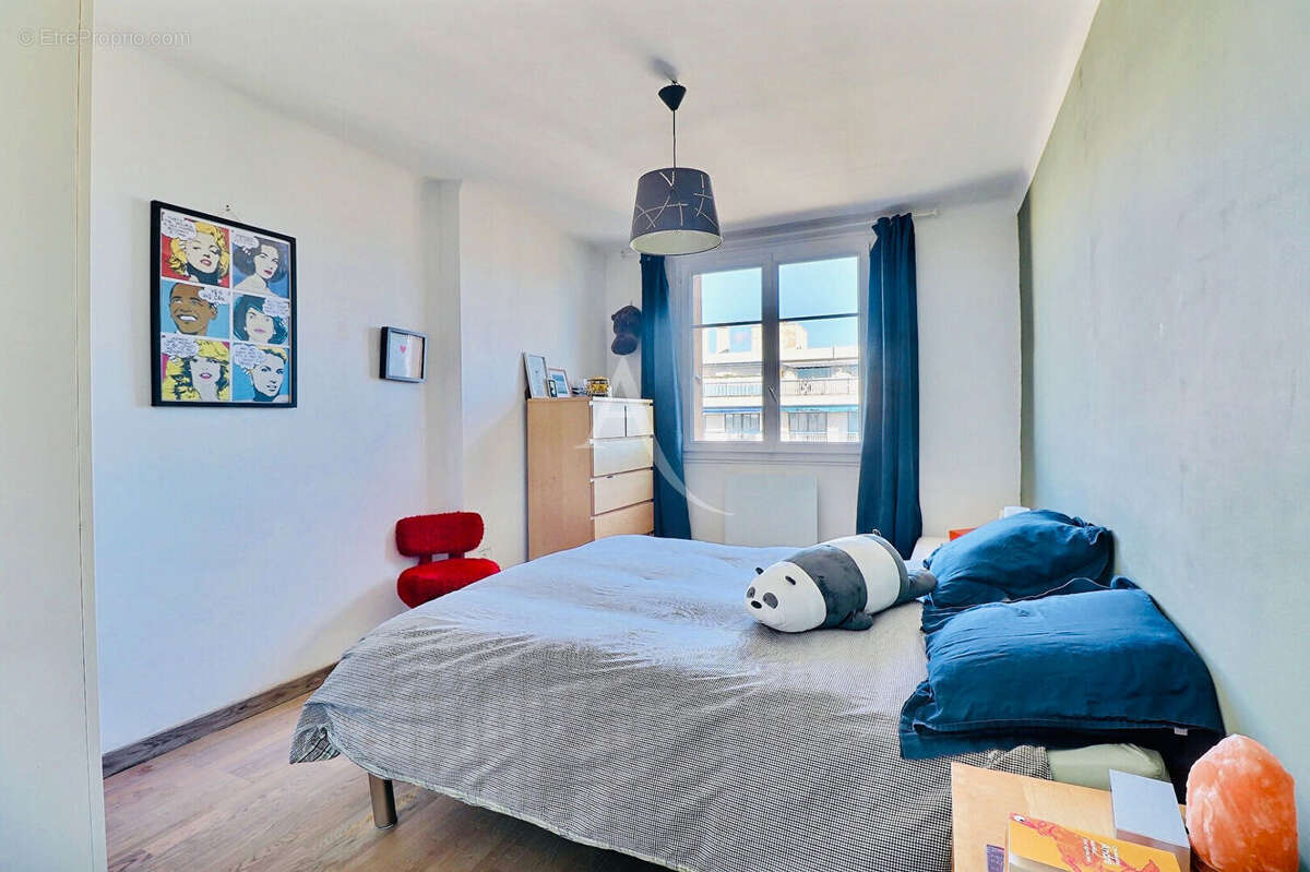 Appartement à MARSEILLE-4E