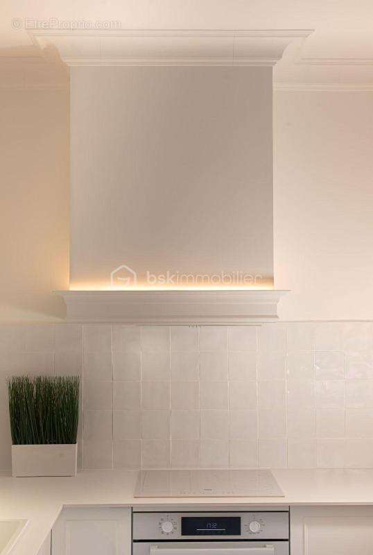 Appartement à LA ROQUETTE-SUR-SIAGNE