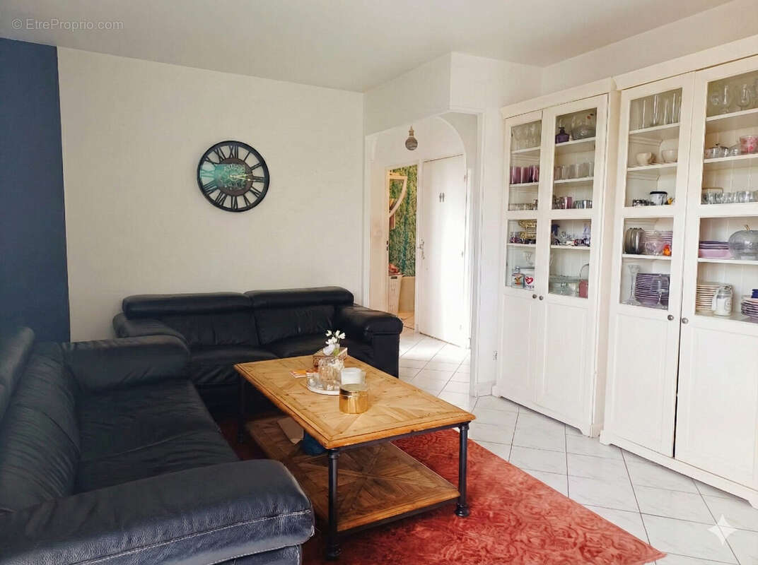 Appartement 73 m² à Saint-Priest  - photo 2