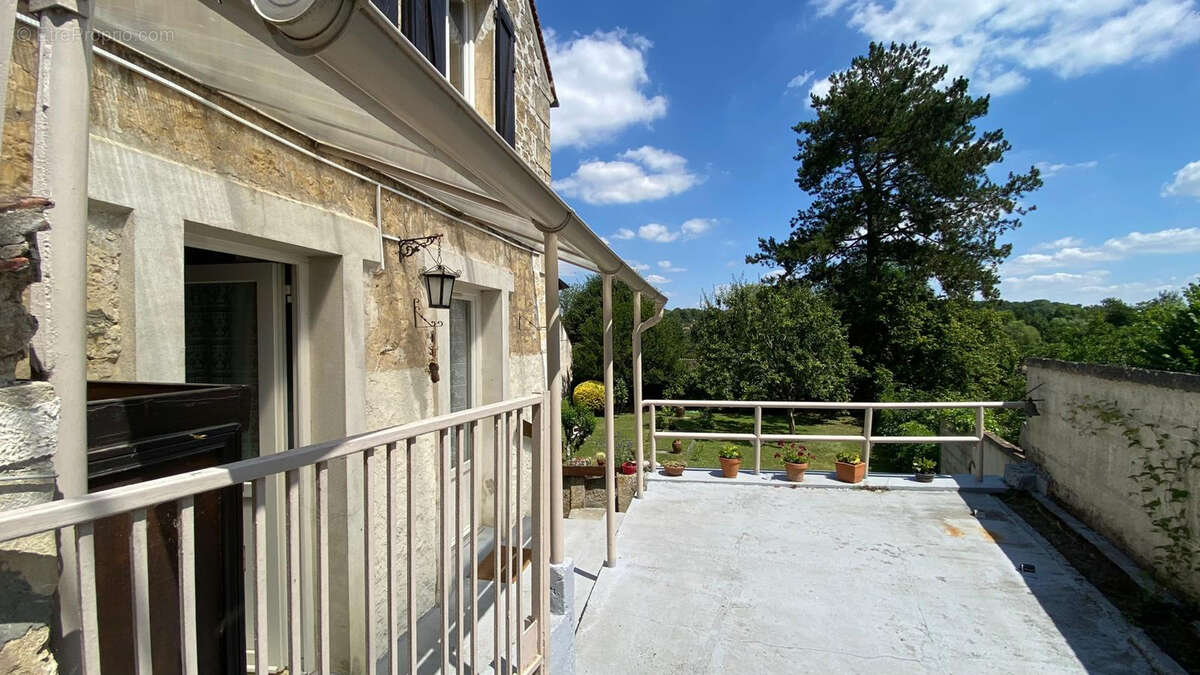 Maison à NESLES-LA-VALLEE