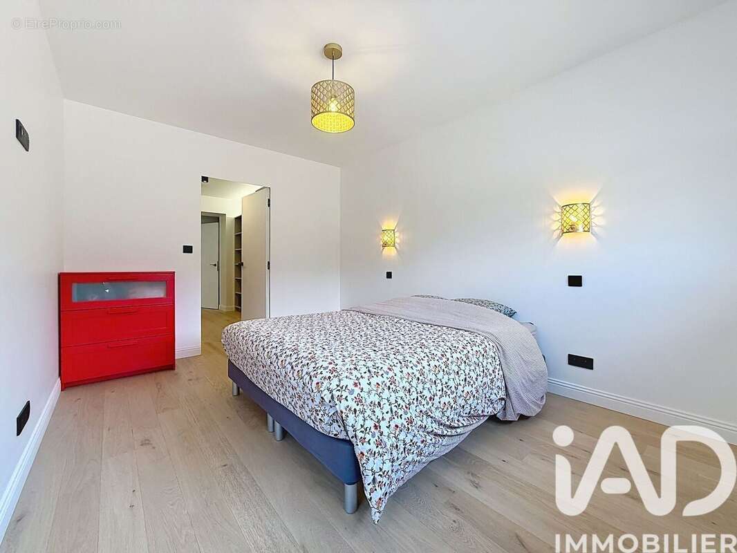 Maison 220 m² à Saint-Fuscien  - photo 7