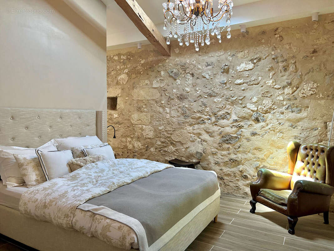 Maison à LAMOTHE-MONTRAVEL