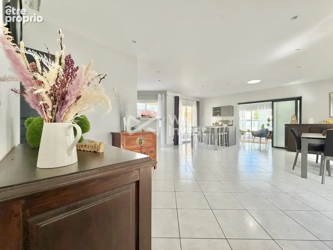 Maison 7 pièces 223 m² à vendre à Mozac (63200) - photo 4