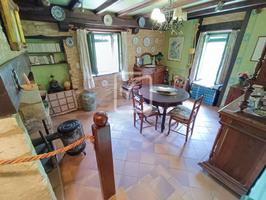 Maison à CUBJAC