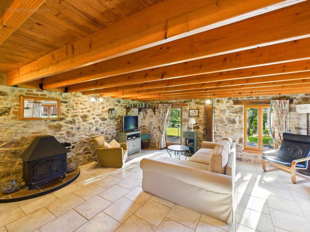 Maison à SAINT-YRIEIX-LA-PERCHE