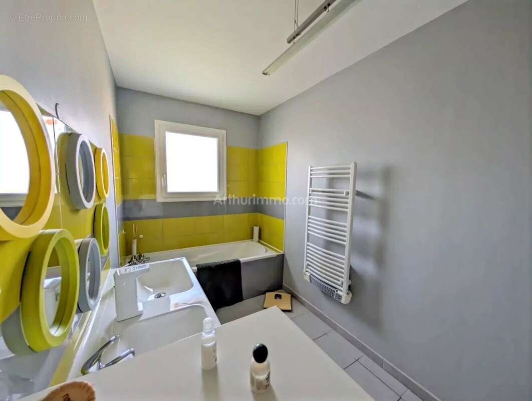 Maison à CAMPS-SUR-L'ISLE