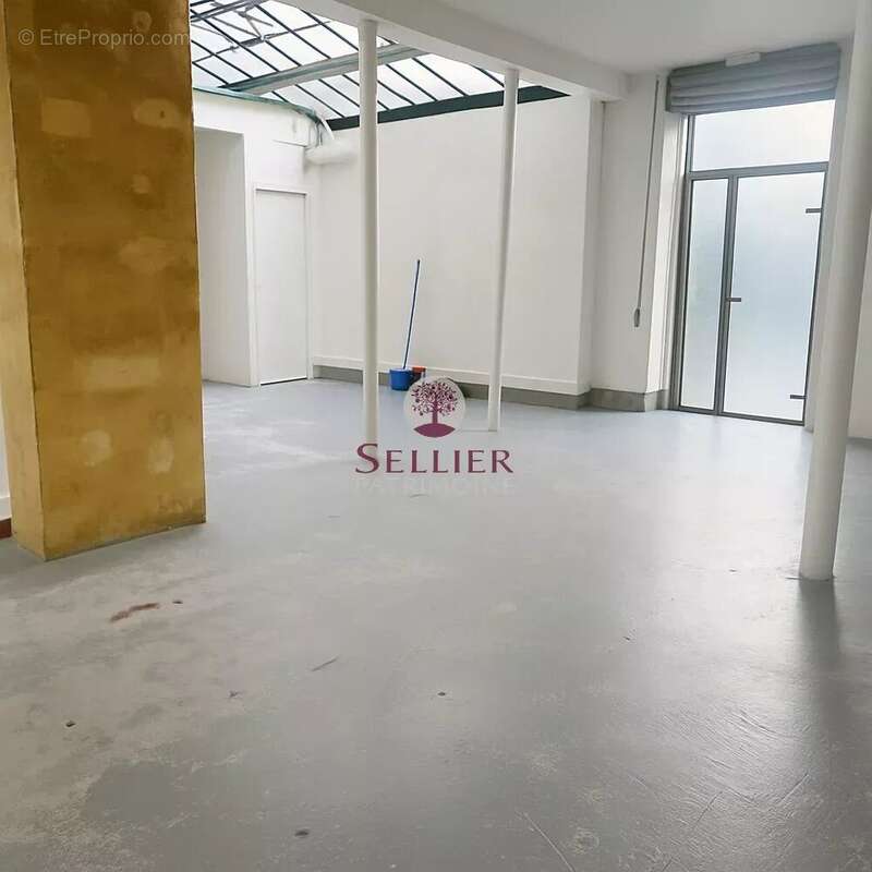 Commerce à PARIS-10E