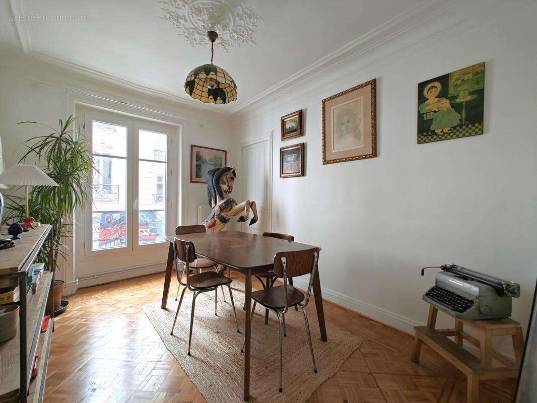 Appartement à PARIS-18E