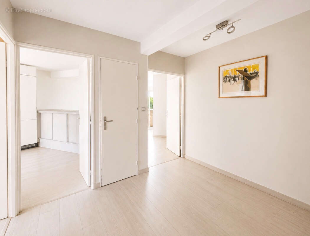 5 pièces avec 3 chambres et balcon - photo 3