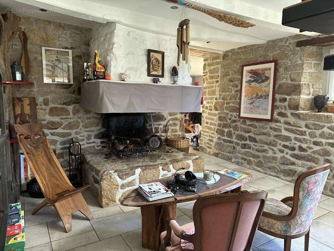 Maison à LOCOAL-MENDON