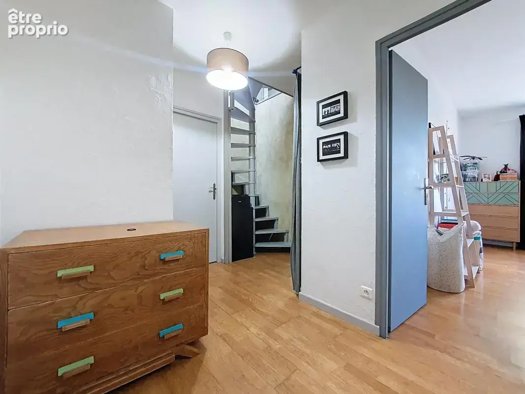 Maison - 3 Chambres - Garage - Cour - Proche centre village - photo 7