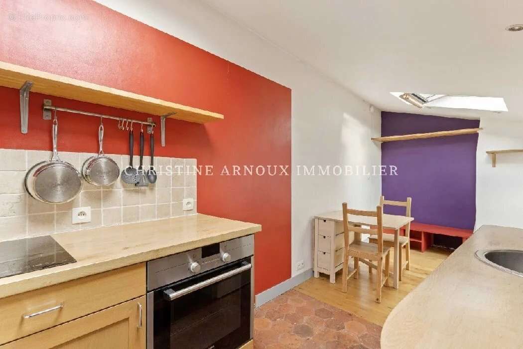 Appartement à PARIS-3E