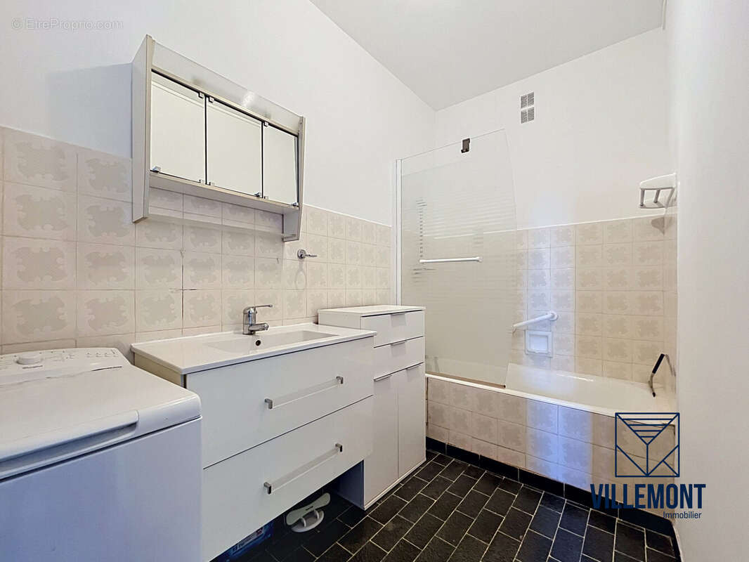 Salle de bain - Appartement à LUNEL