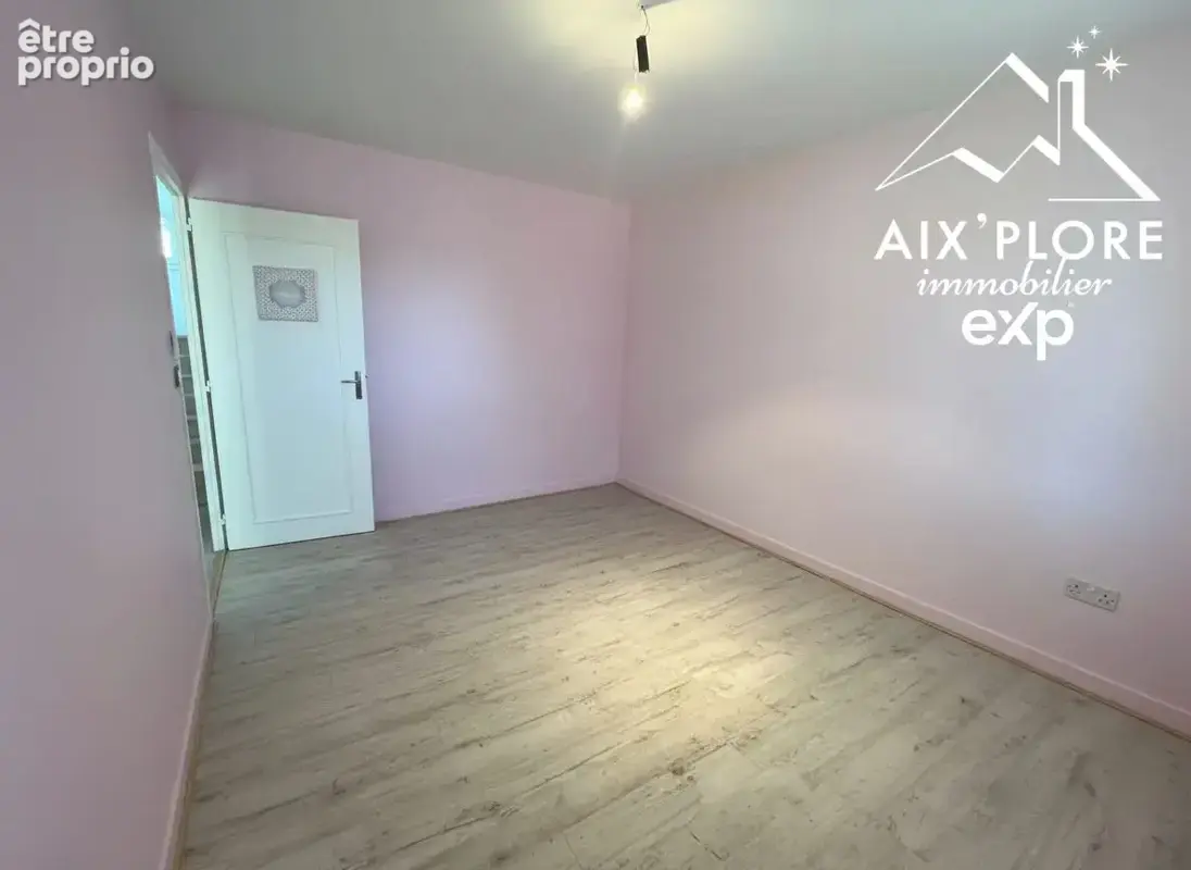 Maison 211 m² à Bourg-En-Bresse  - photo 6