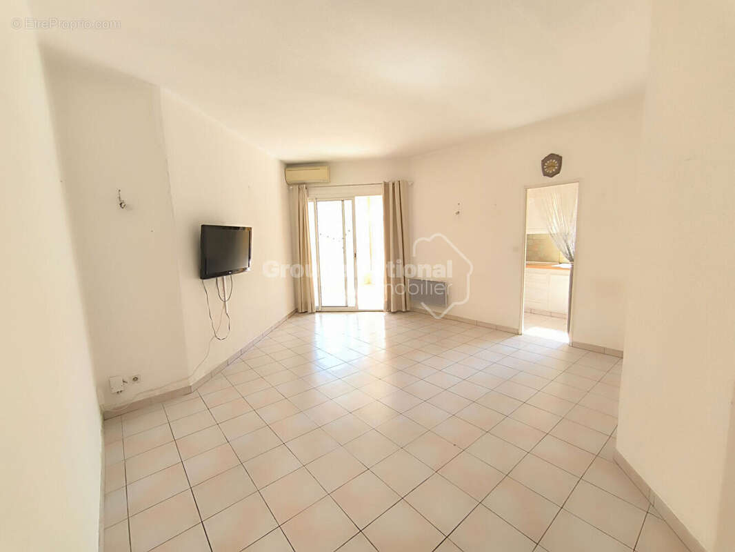 Appartement T3 avec terrasse, stationnement et cave - Carpentras - photo 4