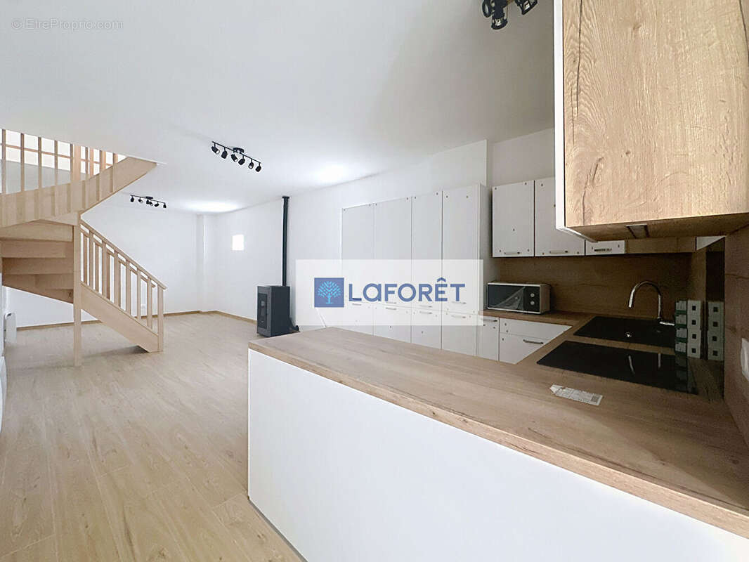 Appartement à SARTROUVILLE