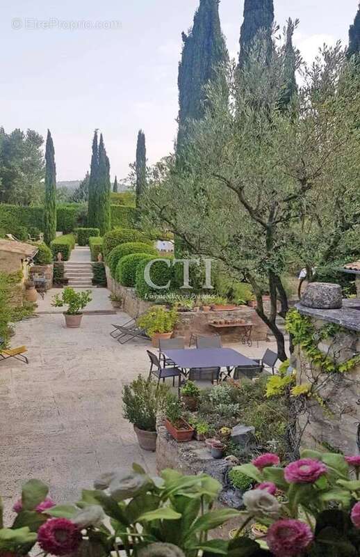 Maison à VAISON-LA-ROMAINE