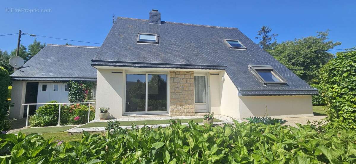 Maison 100 m² à Callac  - photo 2
