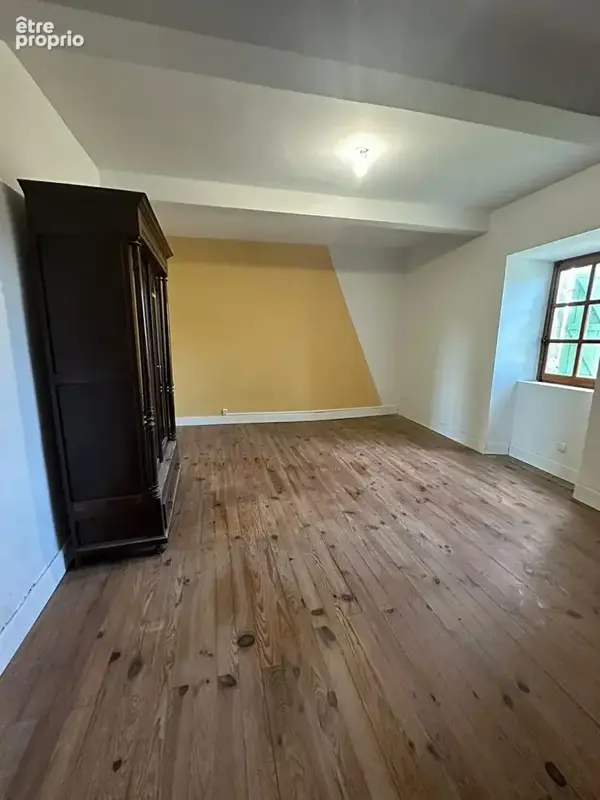 Belle batisse en pierre entiérement rénovée de 245 m², grange et terrain. - photo 17