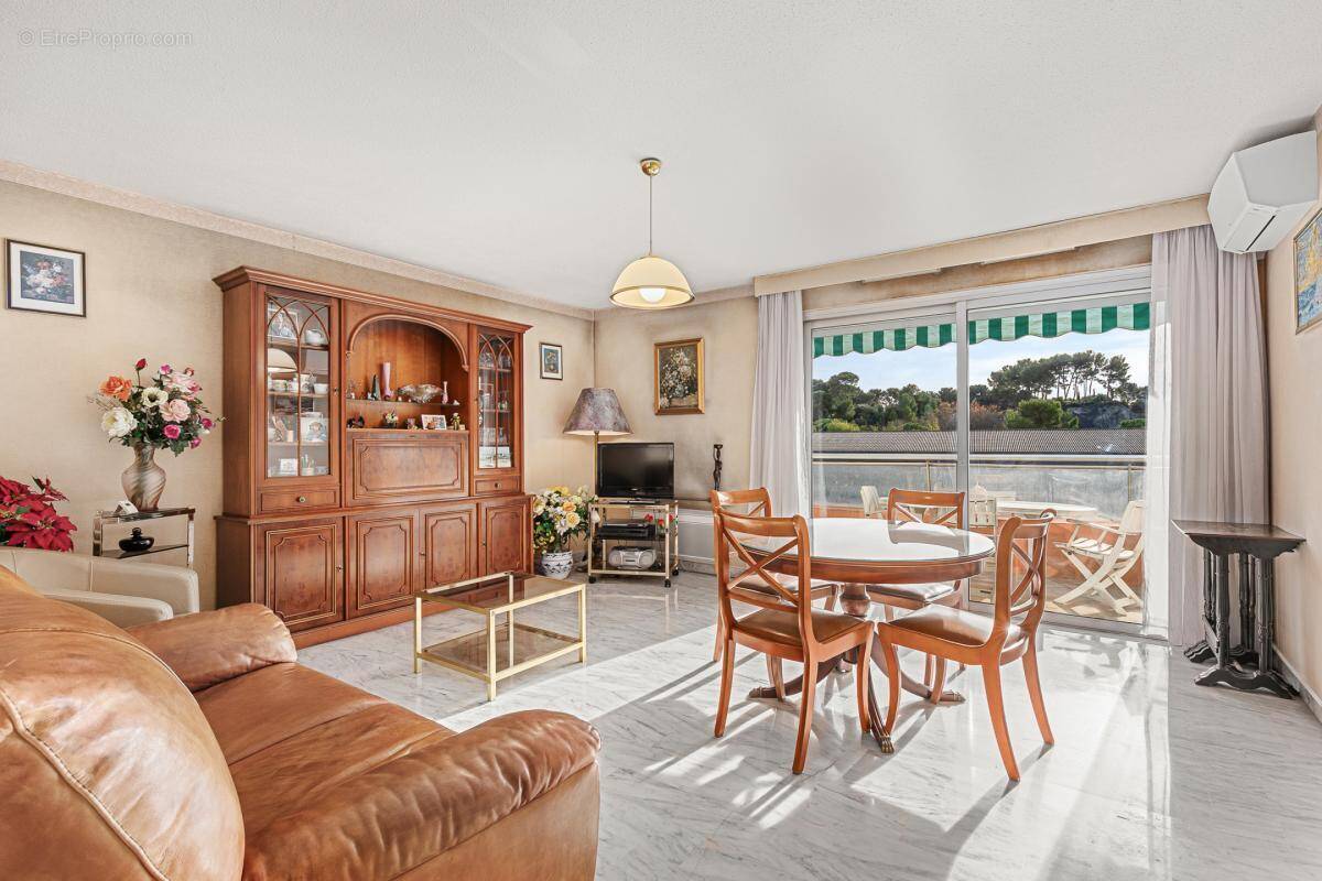 Appartement à LE CANNET