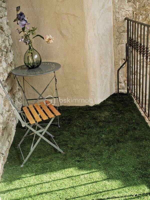 Maison à LA BAUME-DE-TRANSIT