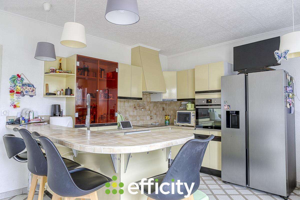 Maison à SALAISE-SUR-SANNE