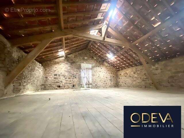 Maison à CONDE-SUR-VIRE