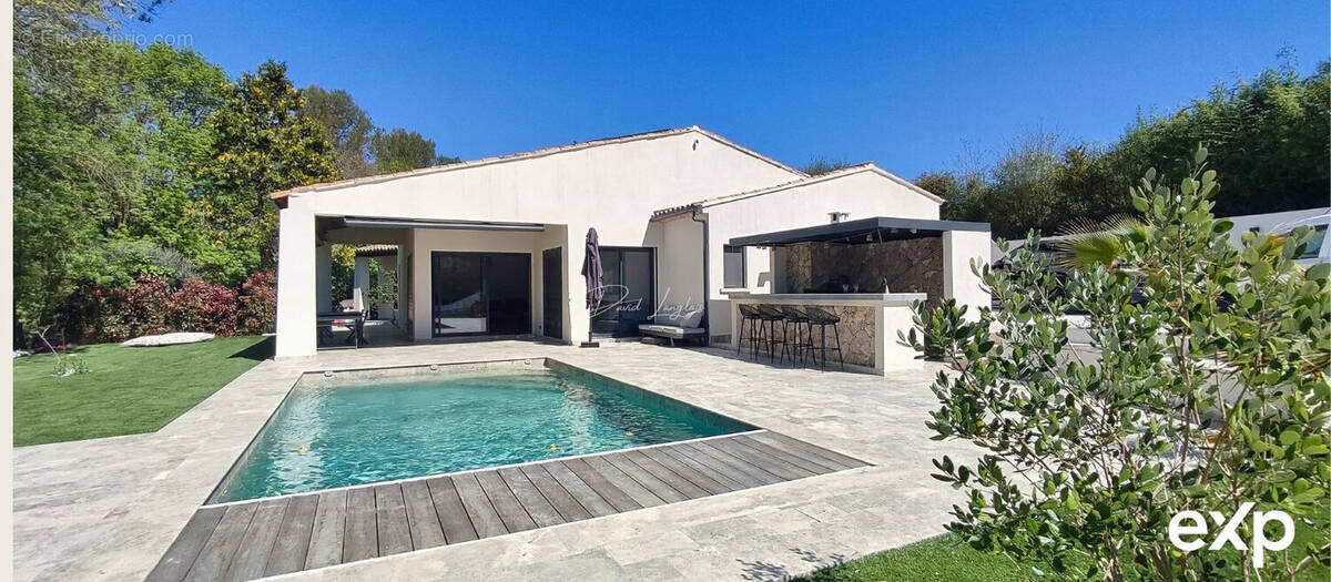 Maison à ROQUEFORT-LES-PINS
