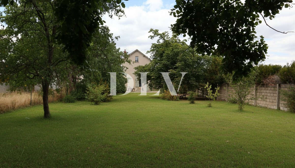 Maison à VULAINES-SUR-SEINE