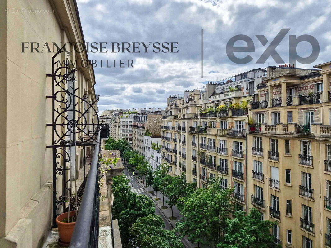 Vue sur rue côté sud - Appartement à PARIS-16E