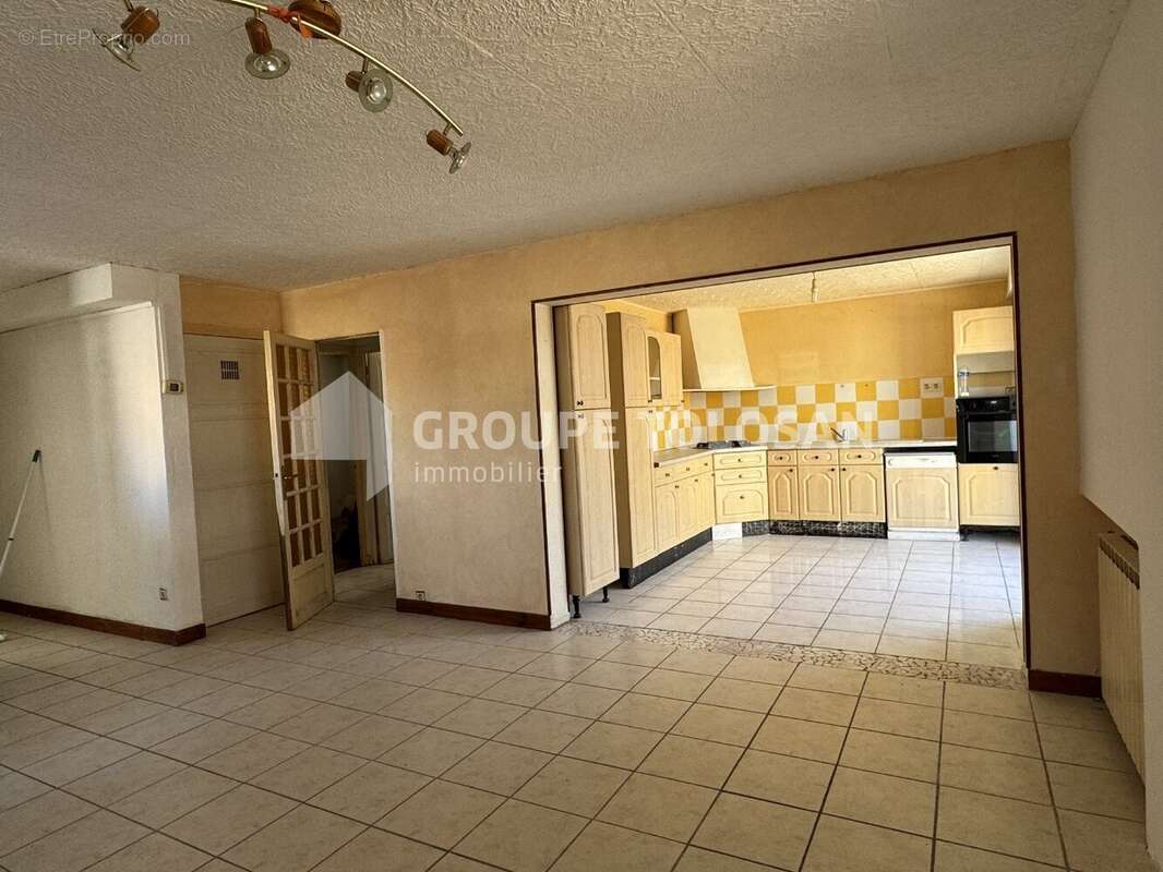 Appartement 71 m² à Castres  - photo 2