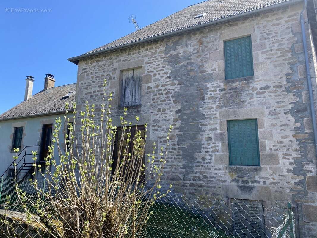 Maison 188 m² à Saint-Merd-Les-Oussines  - photo 7