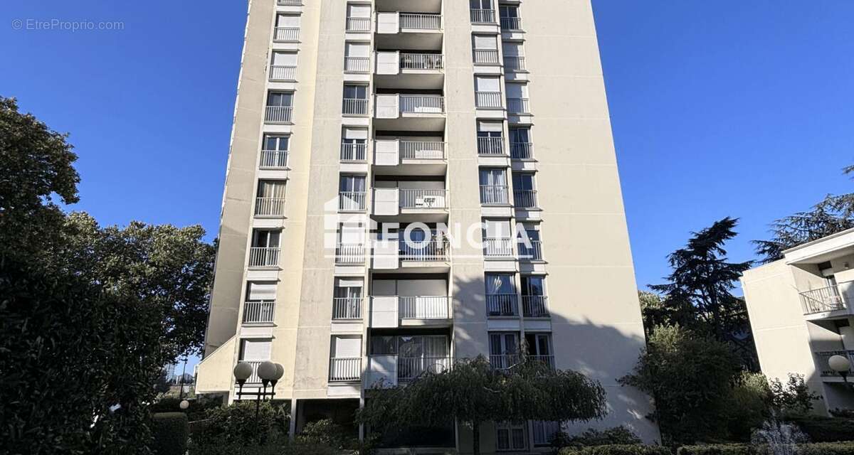 Appartement 5 pieces 98m2 vue loire avec garage double et cave - photo 2
