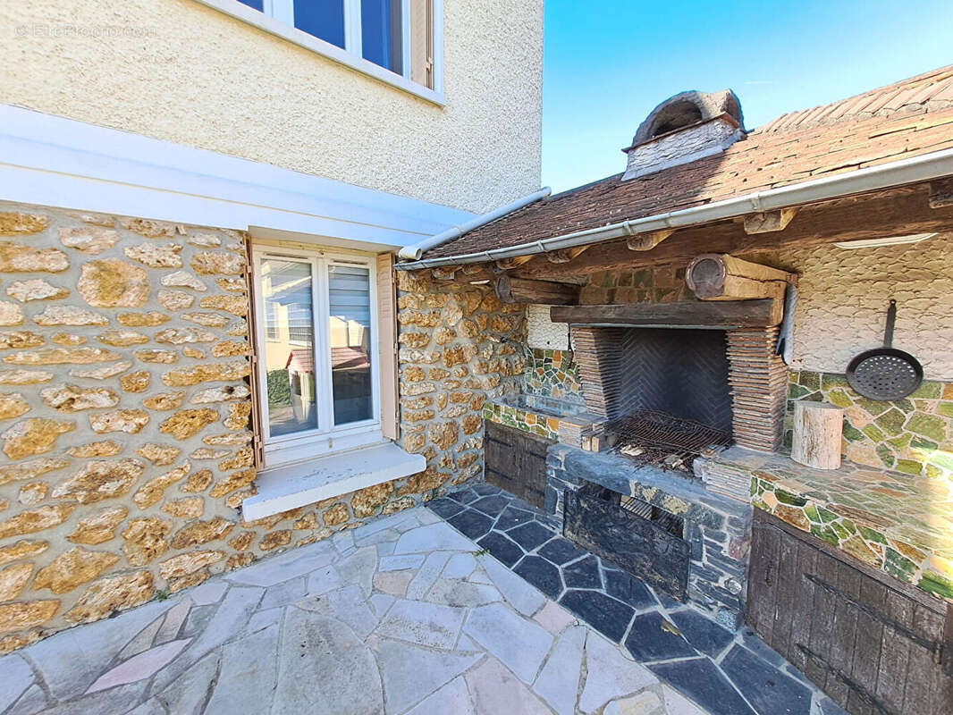 Maison à SAINT-GERMAIN-LES-ARPAJON