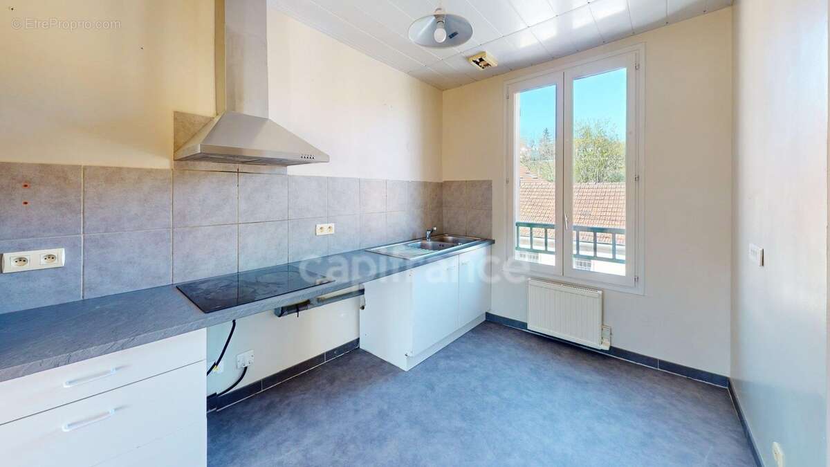 F3 de 72 m² à Corbeil-Essonnes, balcon, cave, RER D - photo 3