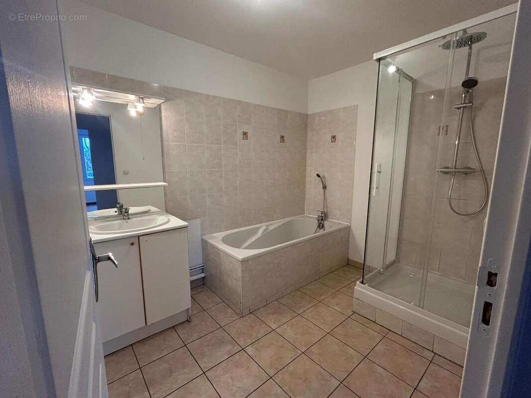   - Appartement à REIMS