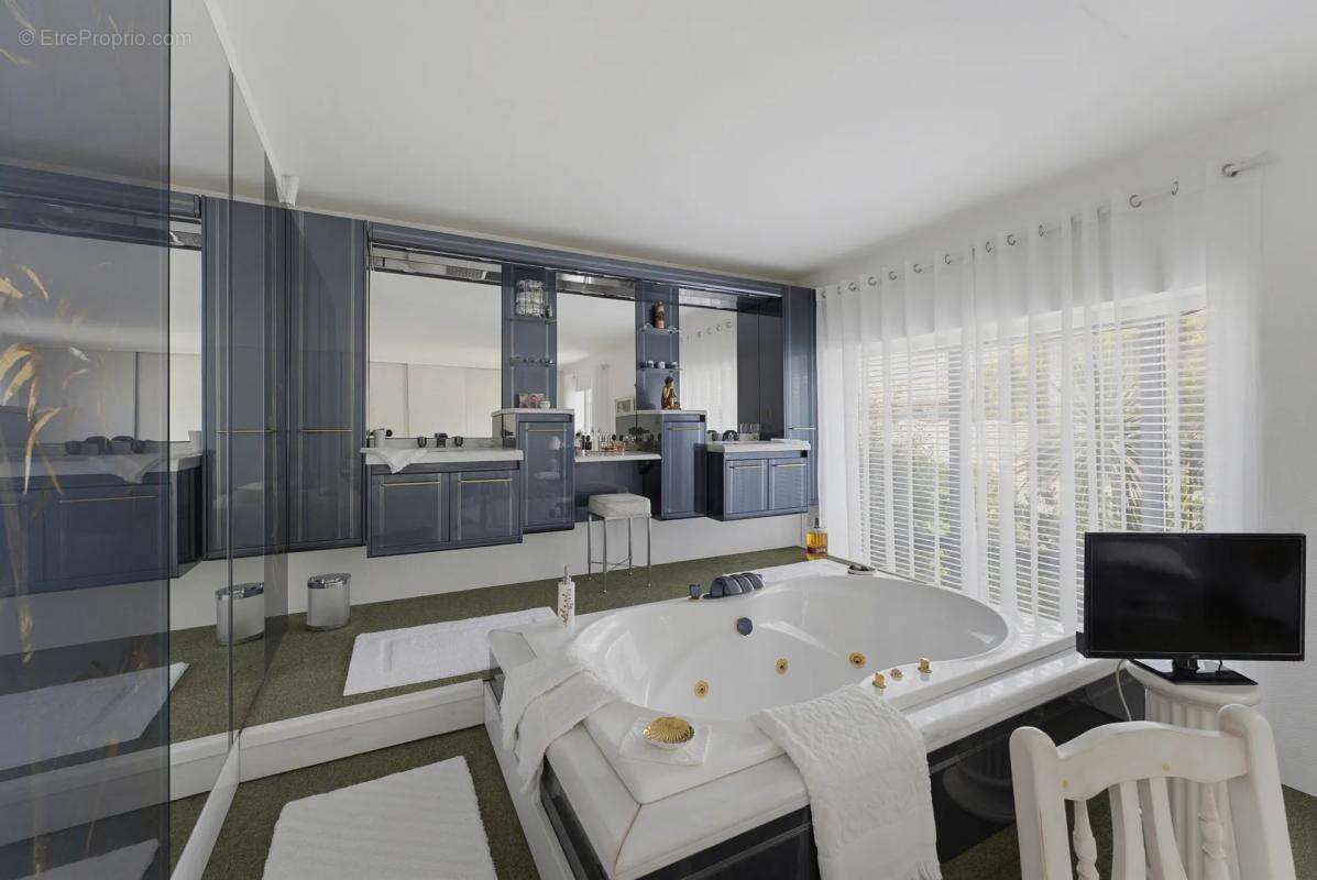 Maison familiale avec piscine à Gradignan - photo 12