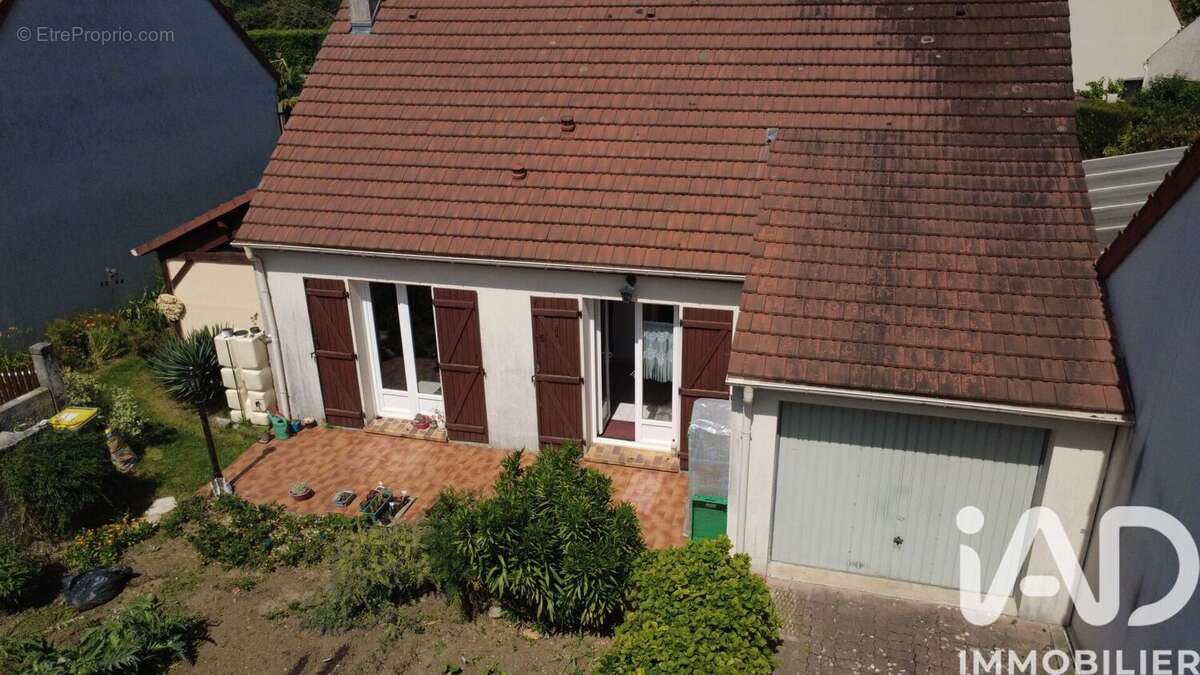 Maison 65 m² à Saint-Vrain  - photo 2